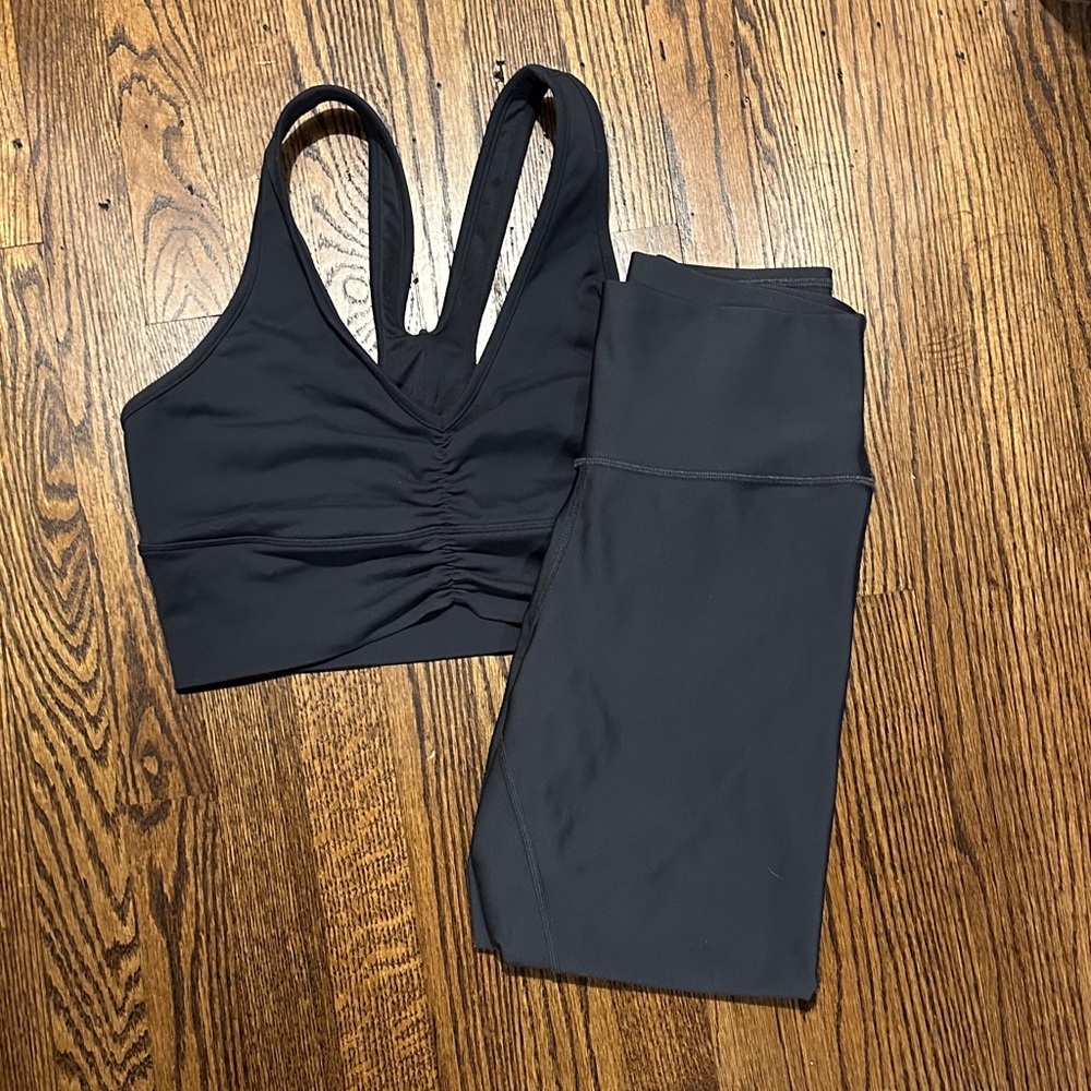 ALO Anthracite Set, Size L Airlift 7/8 Leggings and Wild Thing Bra